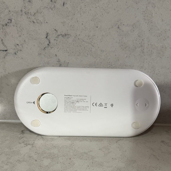 3/$30! 🛍️ Anker White Dual Magnetic Wireless Charging Pad with Cable - Picture 4 of 5